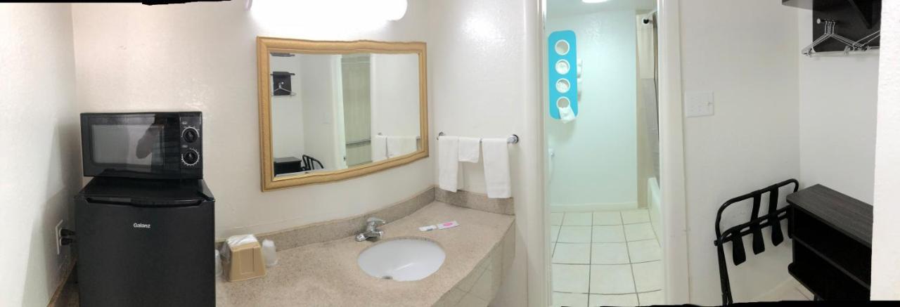 Trade Wind Motel Jacksonville Экстерьер фото