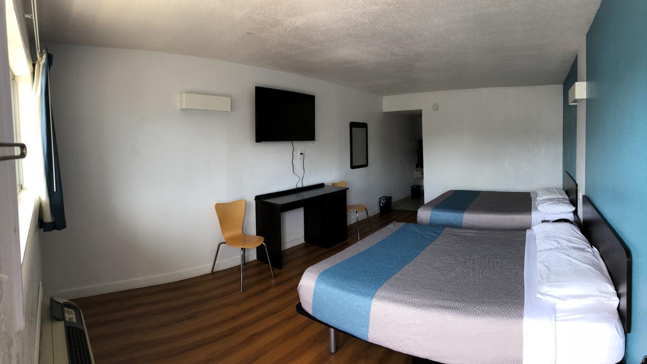 Trade Wind Motel Jacksonville Экстерьер фото